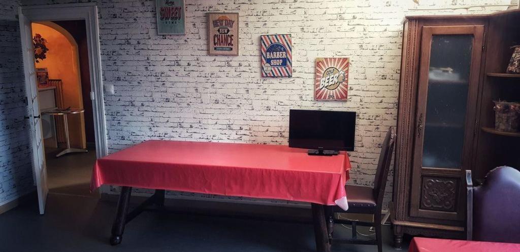 Hotel De La Gare Морле Екстериор снимка
