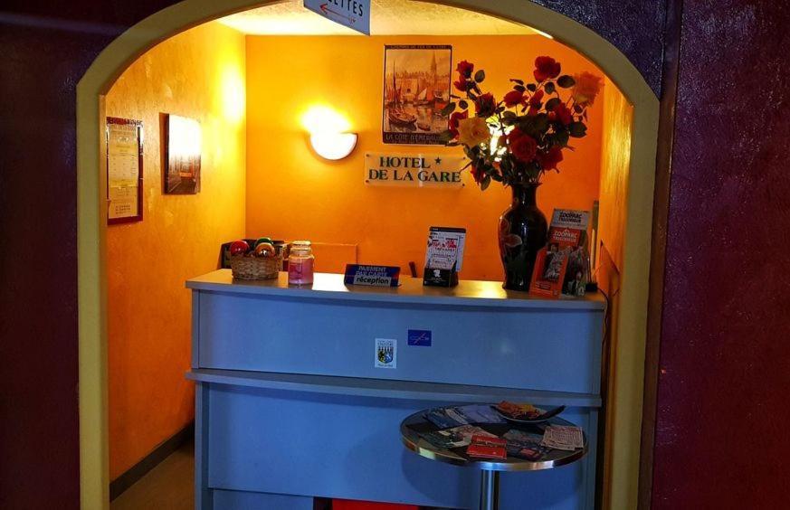 Hotel De La Gare Морле Екстериор снимка
